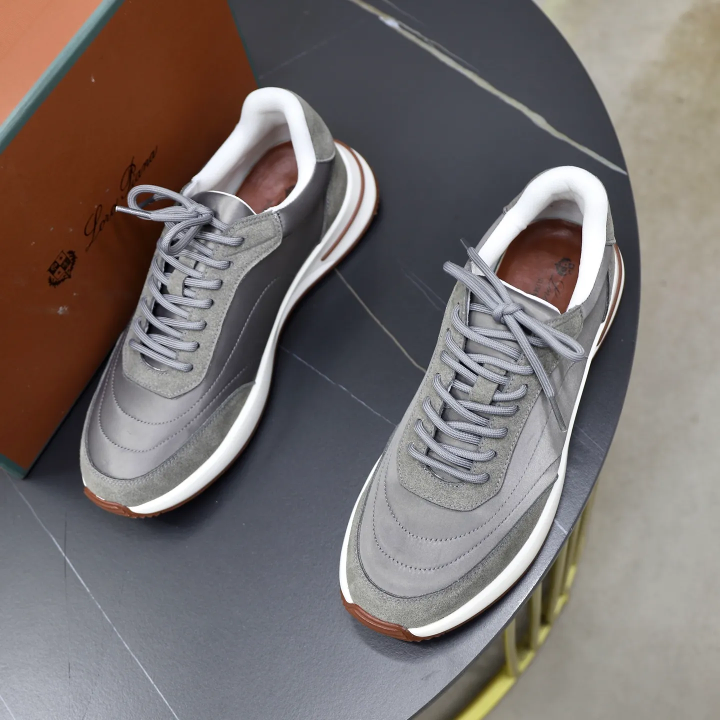 Ex-factory price: 462💰Loropiana LP men's shoes ♞size; 38-44 "45. Customized" original leather splicing. It is really easy to wear, lazy, relaxed, casual, perfect comfort, and there are many color choices, and they all look good with clothes. Is it true that Loropiana can bring social value? “Loropiana is the best thing money can buy”